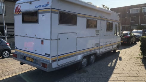 6 persoons winteruitvoering met B rijbewijs  – 6 person Eura Mobil integral from 1996