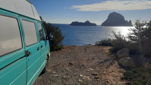 Ibiza hippie van Renault Traffic turquoise 