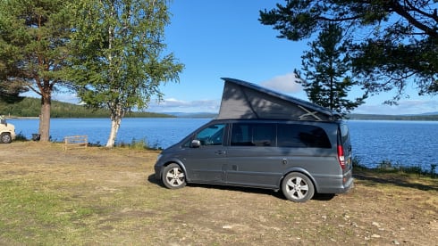 4p Mercedes-Benz campervan uit 2010