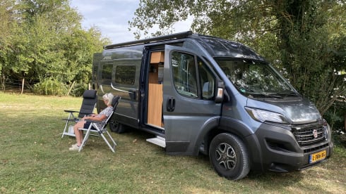 Bus camper PÖSSL, 2 length beds, 2 seats