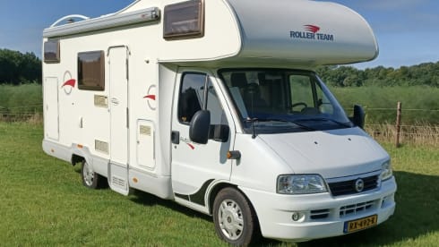 Super Camper voor het hele gezin – Équipe de roller 6p Alcove de 2006