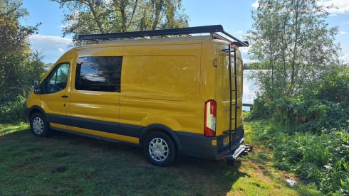Spacious, modern and complete Off-Grid 2P Campervan