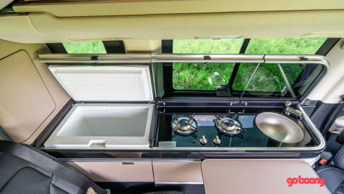 Marco Polo – Recent luxury campervan - Mercedes Benz - 2 to 4 pers.
