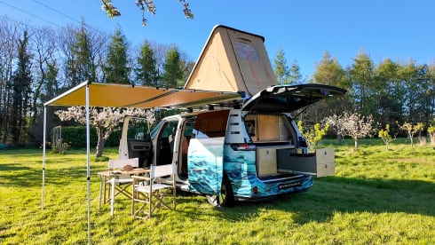 FLO – "FLO" the Climate Camper - A Fully Electric VW ID Buzz Campervan
