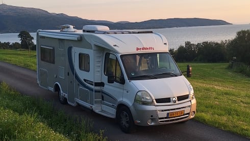 4p Dethleffs semi-integrated from 2006