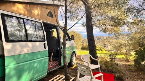 hippy bus β 4p Volkswagen campervan uit 1992