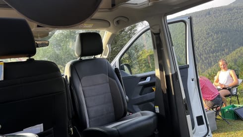 BEACH Green – Volkswagen California COAST Marrone/Grigio Ascot (2021)