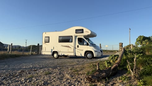 Peugeot-Alkoven mit 5 Schlafplätzen aus dem Jahr 2010