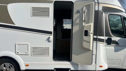 Familie camper – 4p Fiat semi-integrated uit 2019