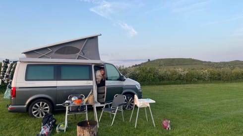 4p Volkswagen campervan uit 2019
