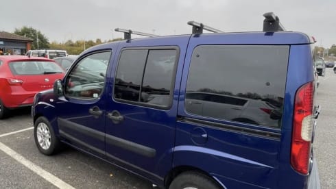2-berth Fiat Mini-Campervan - explore and sleep anywhere!