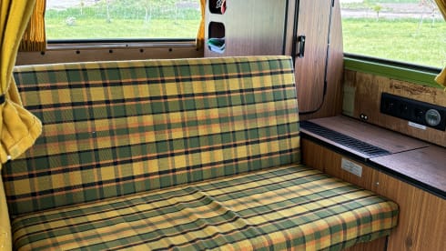The Hulk – Westfalia – Beautiful Classic Camper For Rent! 