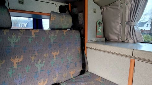 4p Volkswagen bus from 2001