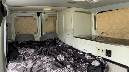Fully equipped van for 2