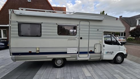 Ons oude trouwe campertje – 4p Elnagh alcove from 1993