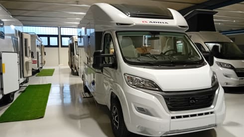 Adria Matrix 650 dl con letti gemelli posteriore che diventa letto unico 