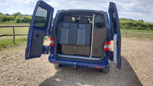 Halen – 2/3 berth LWB Volkswagen T30 with 5 seatbelts