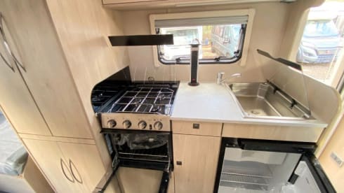 C72 – 2024 Auto-Trail C72 six berth + six seatbelts on car license 