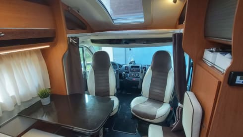 Very neat 6m camper for 3 people. Compact yet spacious!