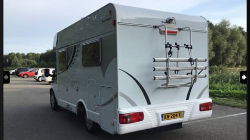 Sjorsie – 2 Pers Sunlight Capron T58 half integral from 2009