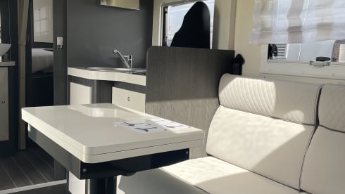 Feel Home on wheels – New and spacious Roller Team 2023 with central bed