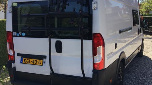 3-seater Challenger bus from 2021