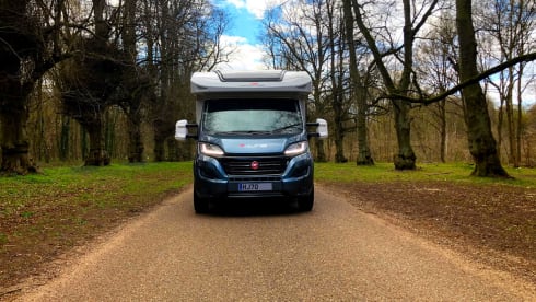 Flo – 2020 Roller Team T-Line 743 - Premium 4 Berth - Letto Posteriore Fisso