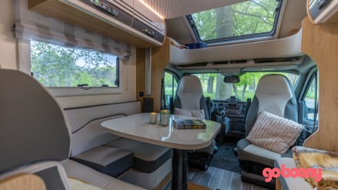 Mielke – Spacious Mobilhome Rollerteam Zefiro Plus 298TL 5 persons - Automatic