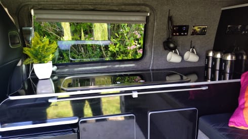Vinnie  – Mercedes-Benz Wohnmobil mit 2 Schlafplätzen ab 2026