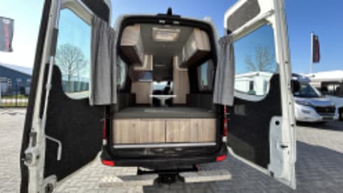 Joy Ride – 2p Volkswagen Crafter from 2010
