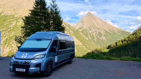 68 – Campervan Autotrail Expedition 68 a 4 posti letto, disponibile dal 2026.