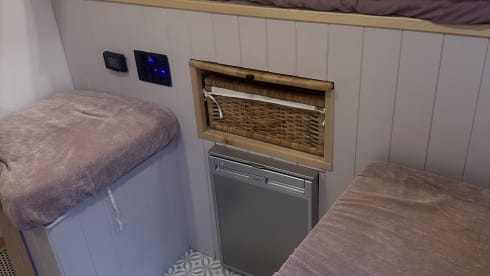 Vera –     Handcrafted Off-Grid Campervan 