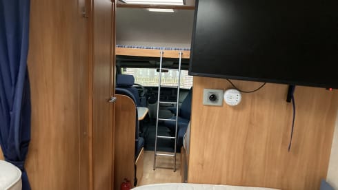 4p Adria Mobil alcove from 2006