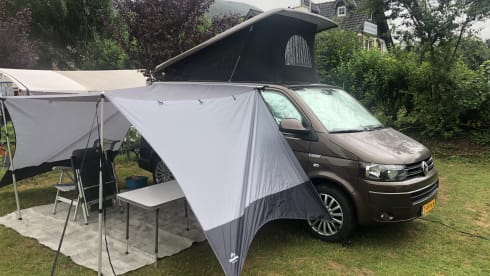 Leetro – 4p Volkswagen campervan from 2012