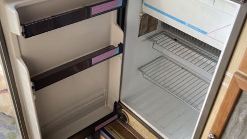 4p Peugeot alcove from 1990