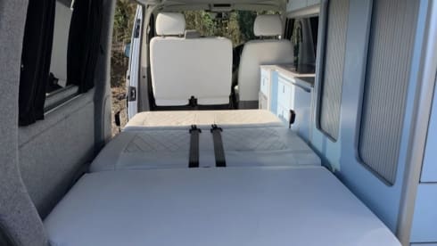 Iris – 4 Berth VW T5 Camper