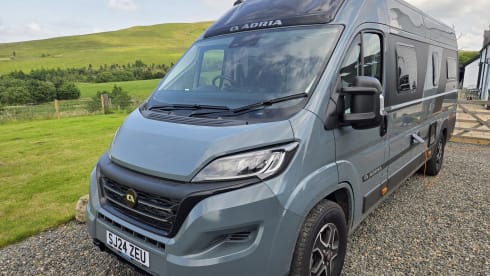 Rambling Retreat – Adria Mobil-Bus mit 2 Schlafplätzen ab 2024