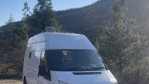 Evangeline – Beautifully crafted OFF-GRID 2 person camper.