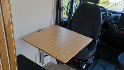 JOEY – 2-seater Peugeot bus from 2019