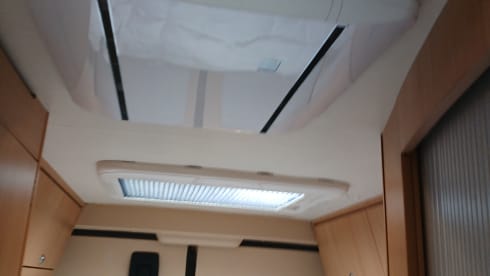 ijsbreker – 3p Adria Mobil bus uit 2008