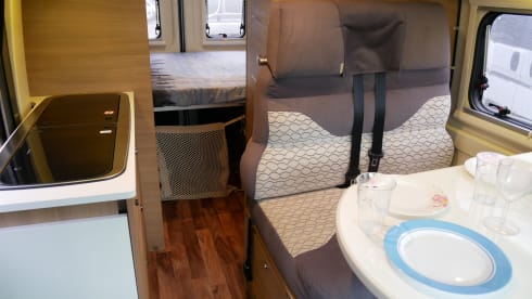 McLouis 5 Menfys Silverline, Sleep / 4 Seats.