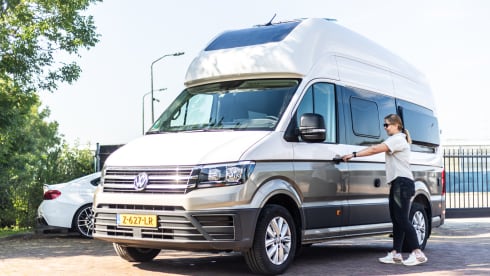 Alf – 4p Volkswagen bus from 2022
