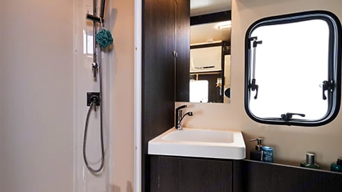AFP 675 6 Berth  – Roller Team 675 6-Berth Yorkshire Motorhome