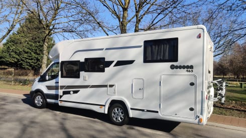 Beautiful family camper for 5 people, fully equipped