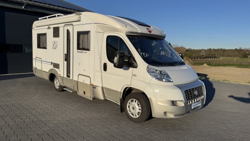 Fijne Bürstner camper voor 4 personen