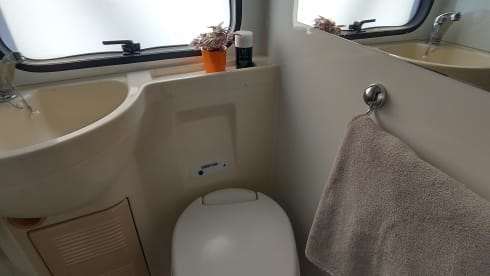 Family camper for 6 people with 2 fixed double beds