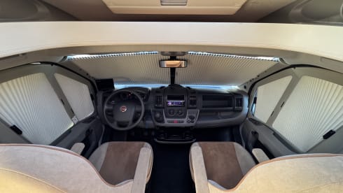 Fijne Bürstner camper voor 4 personen