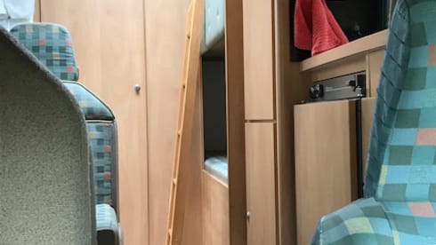 5-6 p cozy, compact family camper Fiat Alcove.