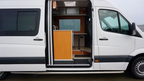 2p Volkswagen bus from 2014