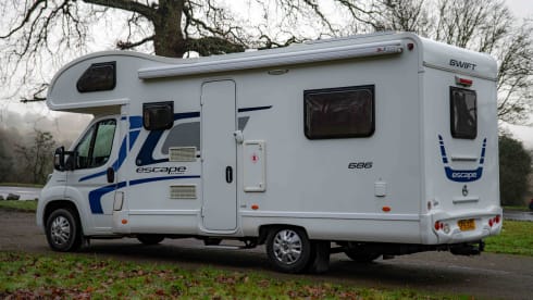 Taylor – Peugeot Bailey Approach camper met 6 slaapplaatsen, bouwjaar 2011.